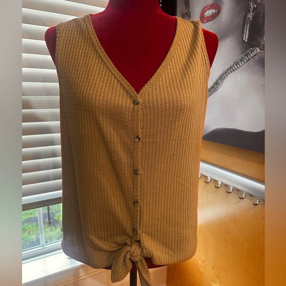 Daytrip Tan Sleeveless Ribbed Tank Top
Size S